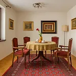 Grand Duplex With Free Parking - Heart Of Old Town Apartman *