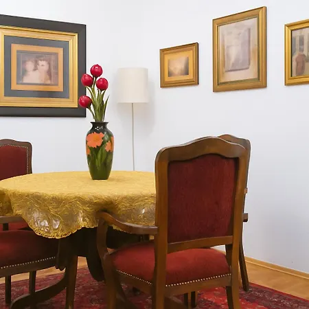 Grand Duplex With Free Parking - Heart Of Old Town