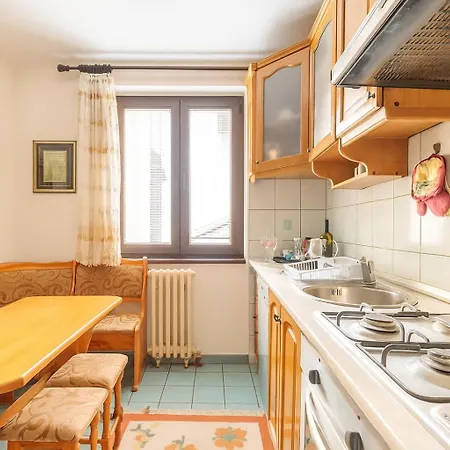 Grand Duplex With Free Parking - Heart Of Old Town *