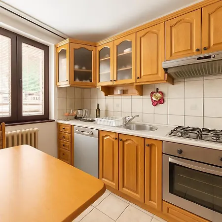 Appartamento Grand Duplex With Free Parking - Heart Of Old Town *