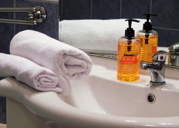 Grand 94M2 Duplex Suite With Free Parking - Heart Of Old Town Szarajevó