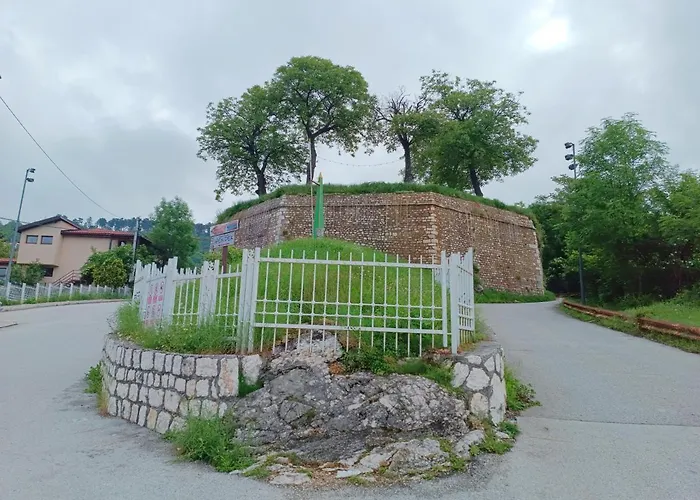 Grand 94M2 Duplex Suite With Free Parking - Heart Of Old Town Apartman