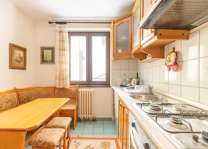 Grand 94M2 Duplex Suite With Free Parking - Heart Of Old Town *