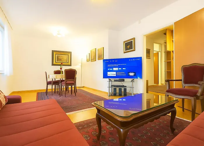 Grand 94M2 Duplex Suite With Free Parking - Heart Of Old Town Szarajevó